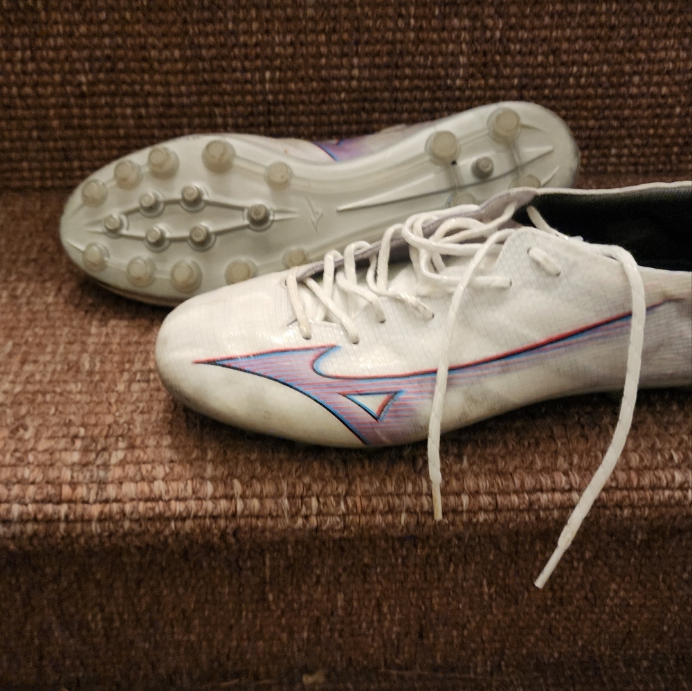 Mizuno Alpha Elite AG soccer 8.5 US